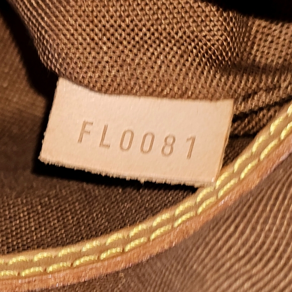 Authentic LOUIS VUITTON Monogram Alma PM Handbag - Picture 10 of 11